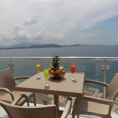 ホテル Piccolino Sarandë