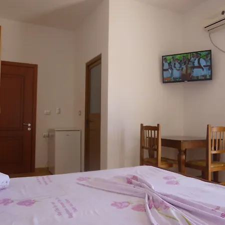 Piccolino 3* Sarandë