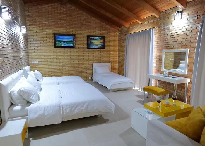 Piccolino 3* Sarandë